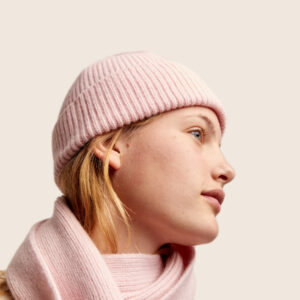le-bonnet-scarf-sca-010-blush-model-1800x2400