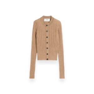 Cardigan mit Zopfmuster in Camel, AMI PARIS,