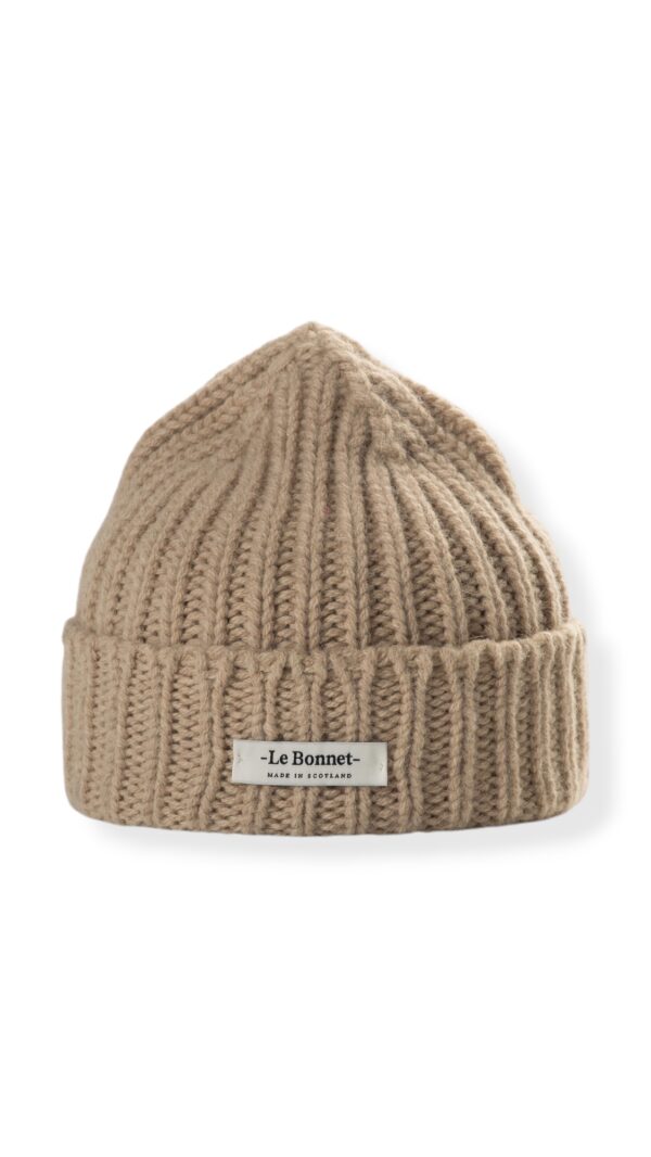 Beanie mit Logo in Sand