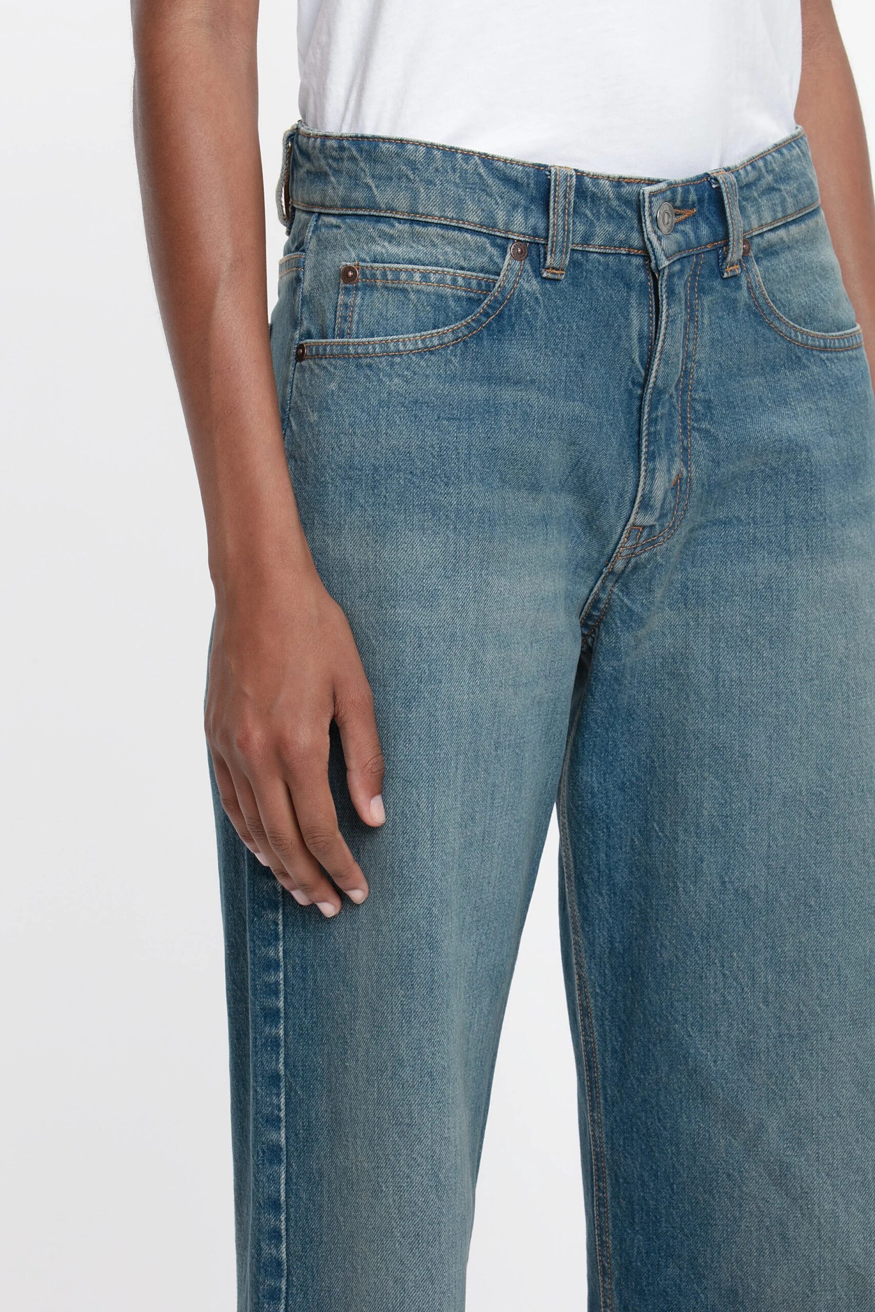 Bernie Relaxed Jeans In Washed Blue, VICTORIA BECKHAM,
