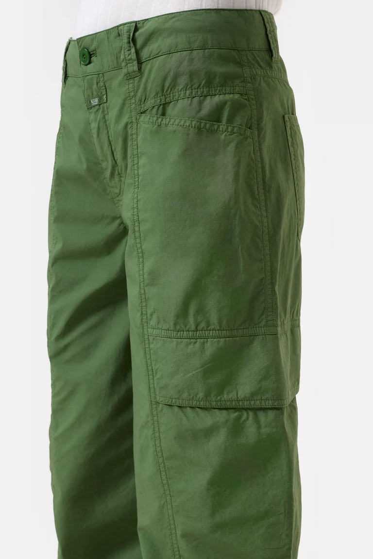 Hose Cali-X in Matcha Green