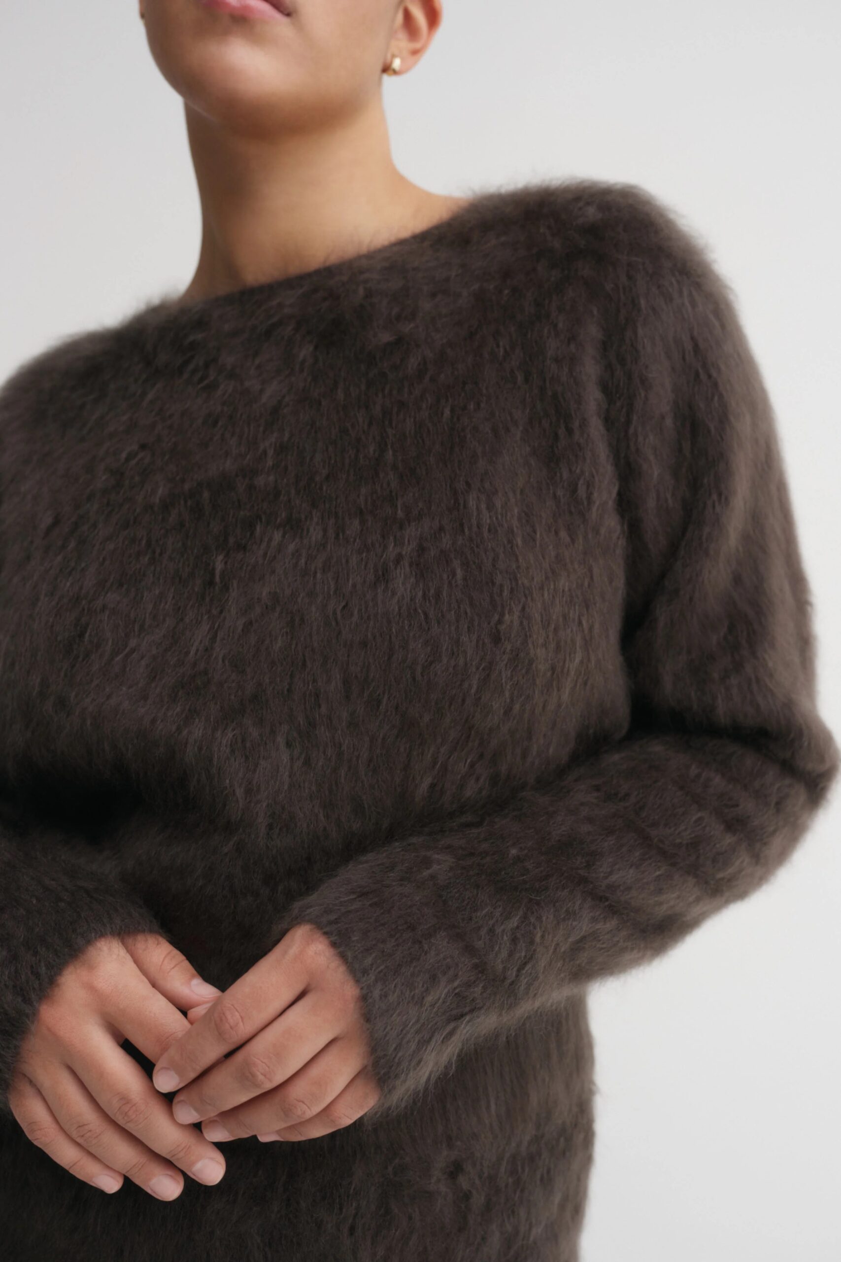 ZOE Crewneck Sweater in Chocolate, ALMADA LABLE,