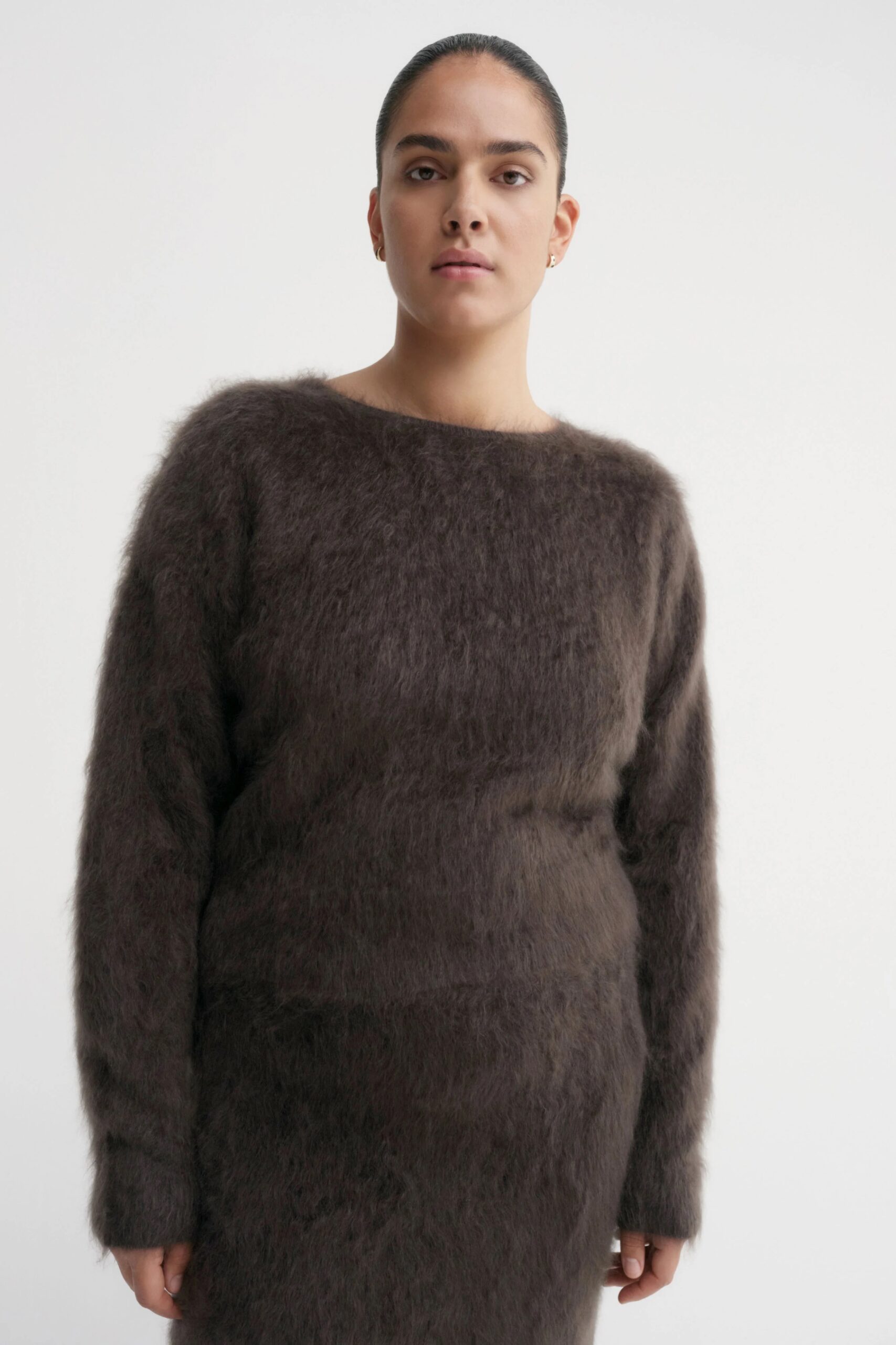 ZOE Crewneck Sweater in Chocolate, ALMADA LABLE,