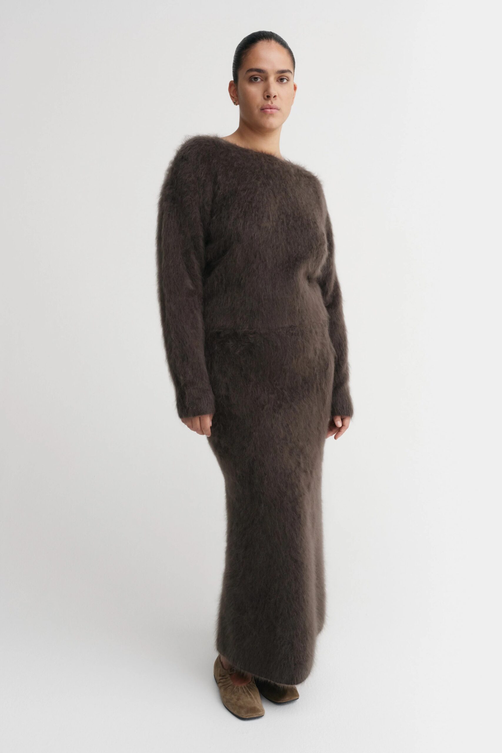 ZOE Crewneck Sweater in Chocolate, ALMADA LABLE,