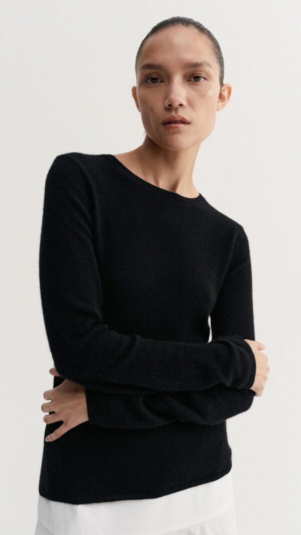 Pullover AWA CREWNECK in Black, ALMADA LABEL