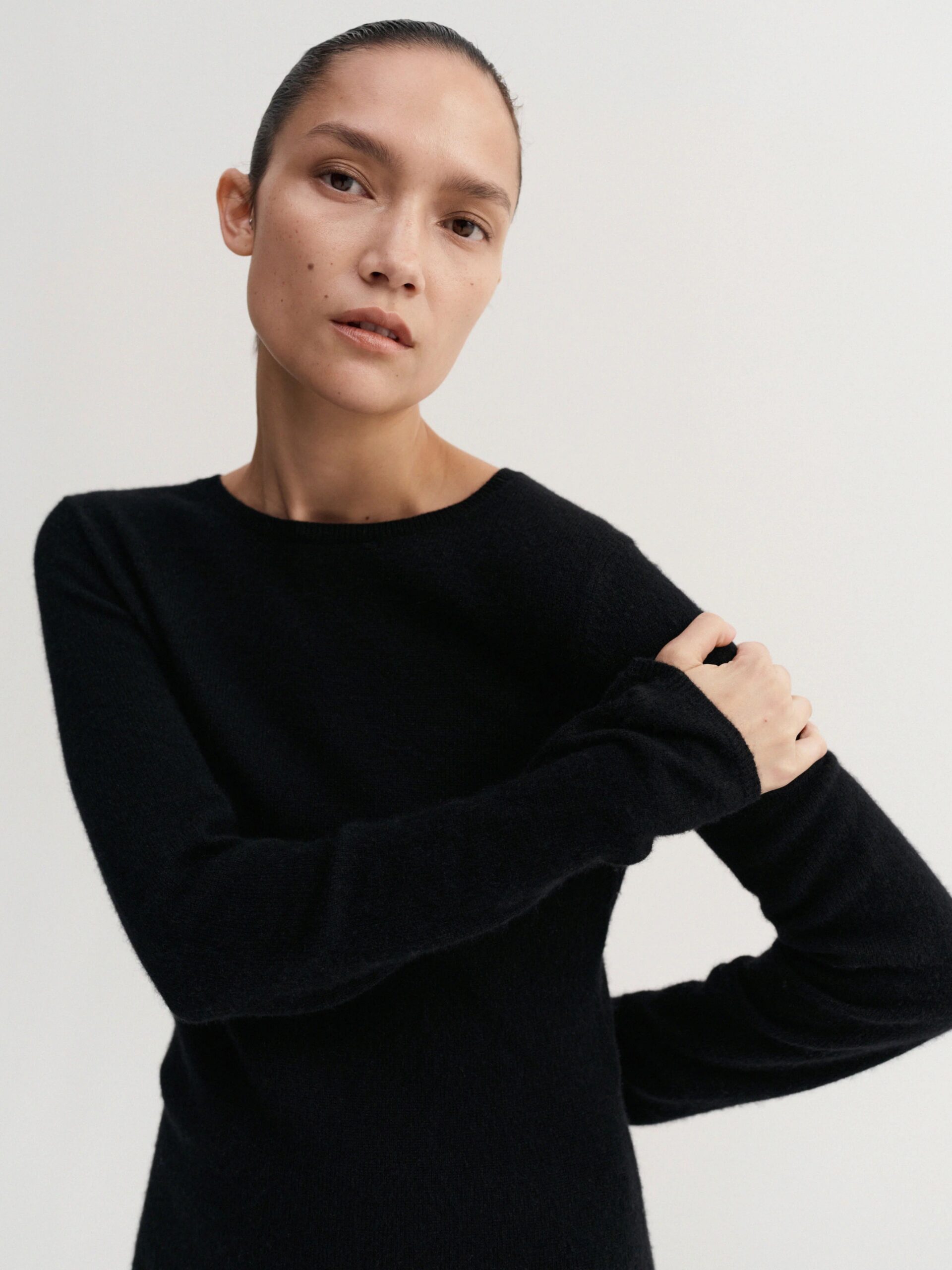 Pullover AWA CREWNECK in Black, ALMADA LABEL