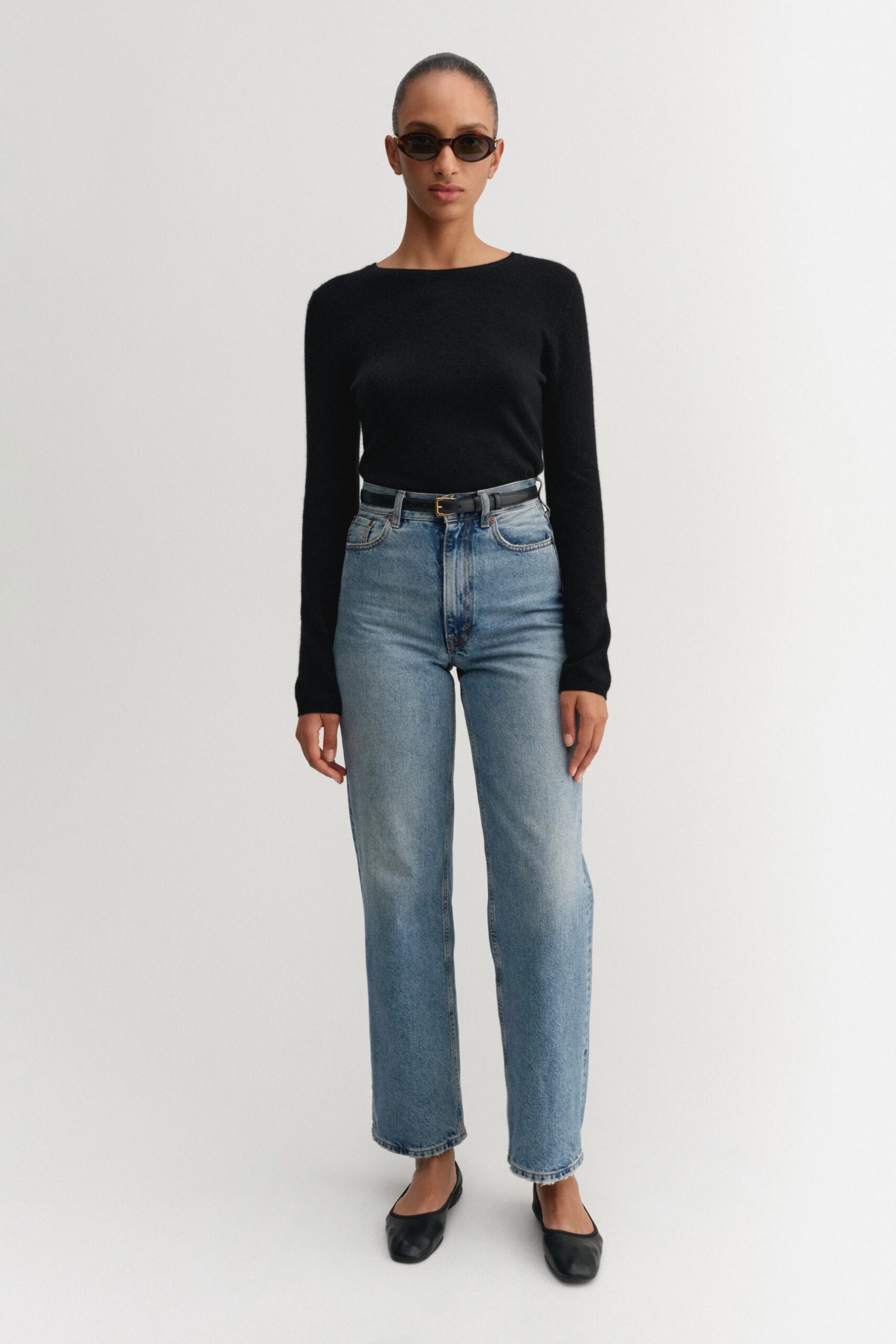 Pullover AWA CREWNECK in Black, ALMADA LABEL