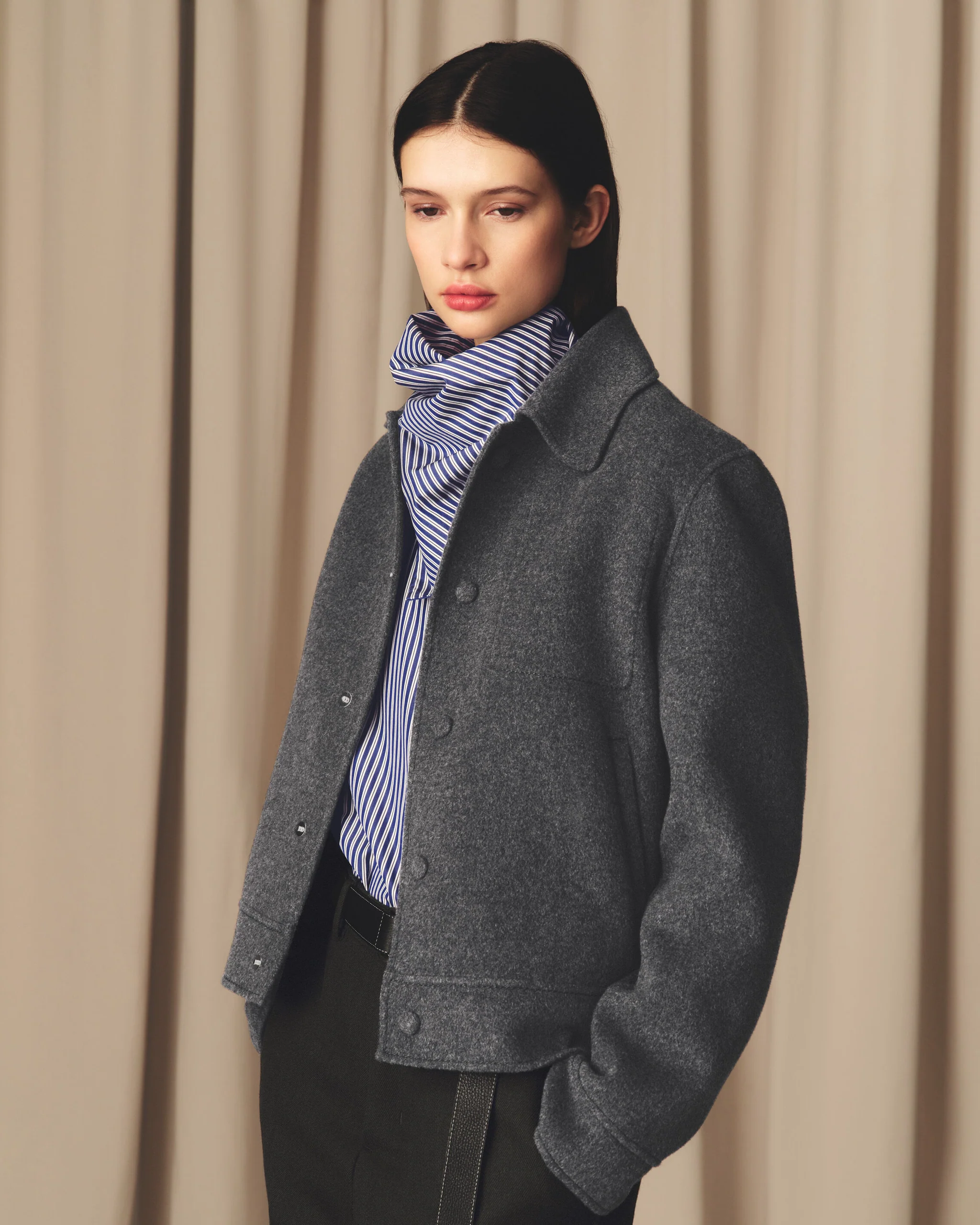 Geknöpfte Boxy-Fit-Jacks in Grey, AMI PARIS