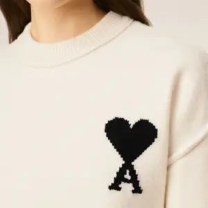 Pullover AMI DE COEUR in Ecru, AMI PARIS