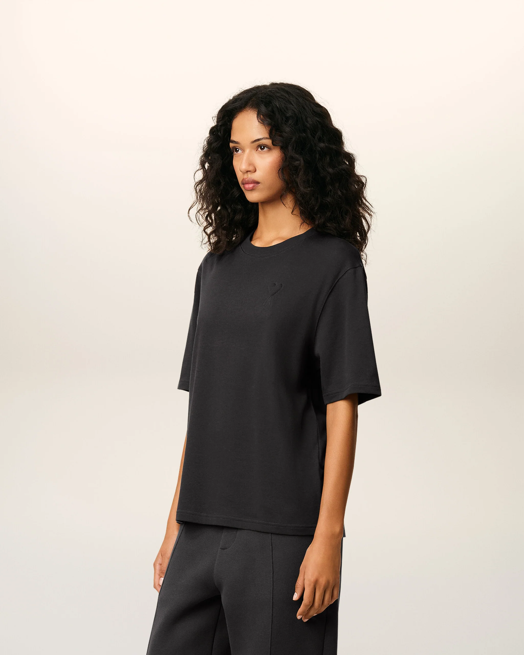 T-Shirt AMI DE COEUR in Anthrazit, AMI PARIS
