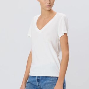T-Shirt Deep V-Neck in Ivory, Éterne, #CHLOE062
