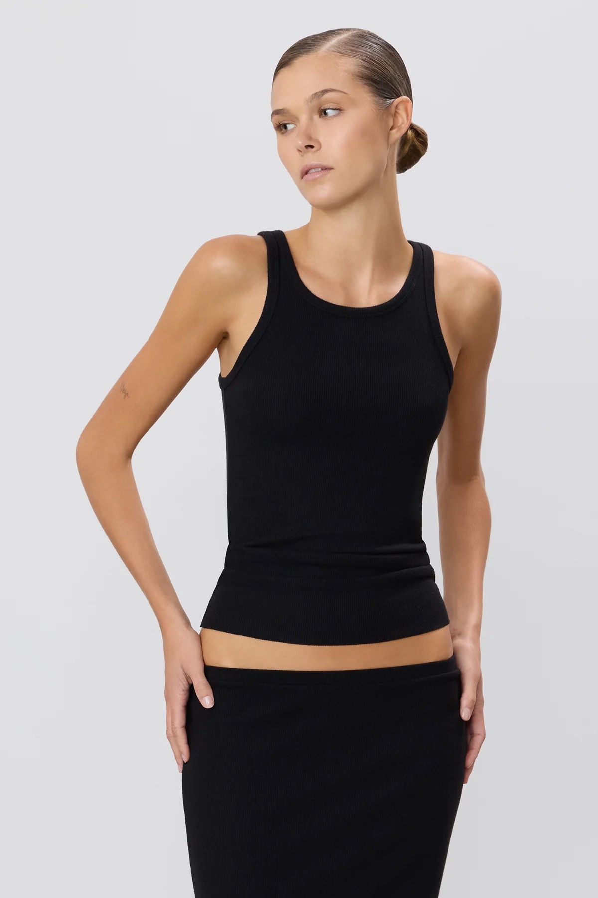 Tank HIGH NECK FITTED in Black, Éterne