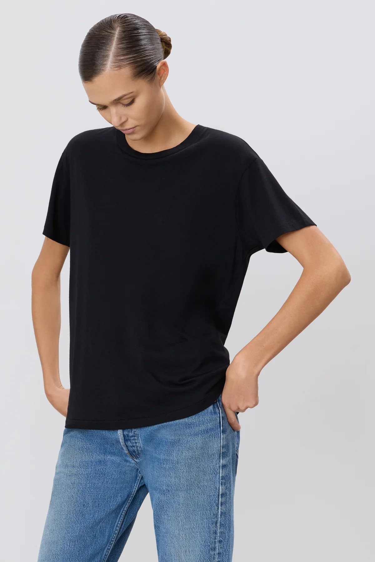 T-Shirt BOYFRIEND in Black, Éterne