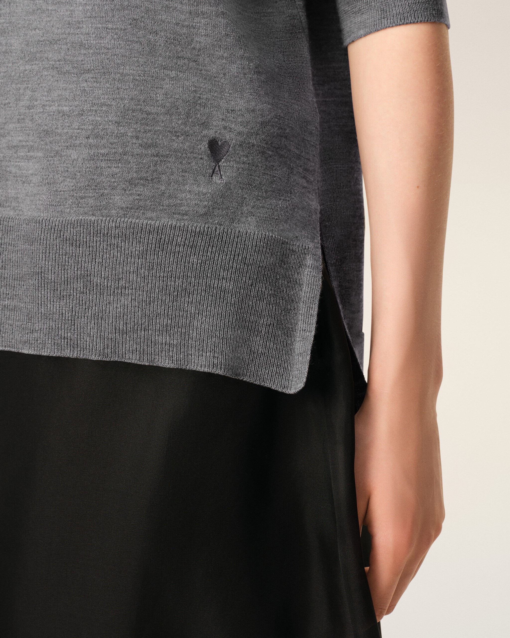 Dünner Pullover in Grau, AMI PARIS