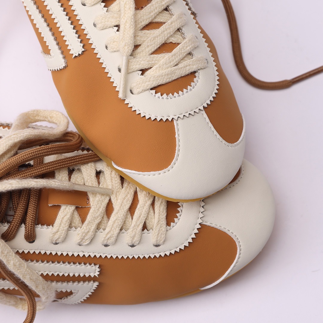 Sneaker LION in Almond, PURAAI