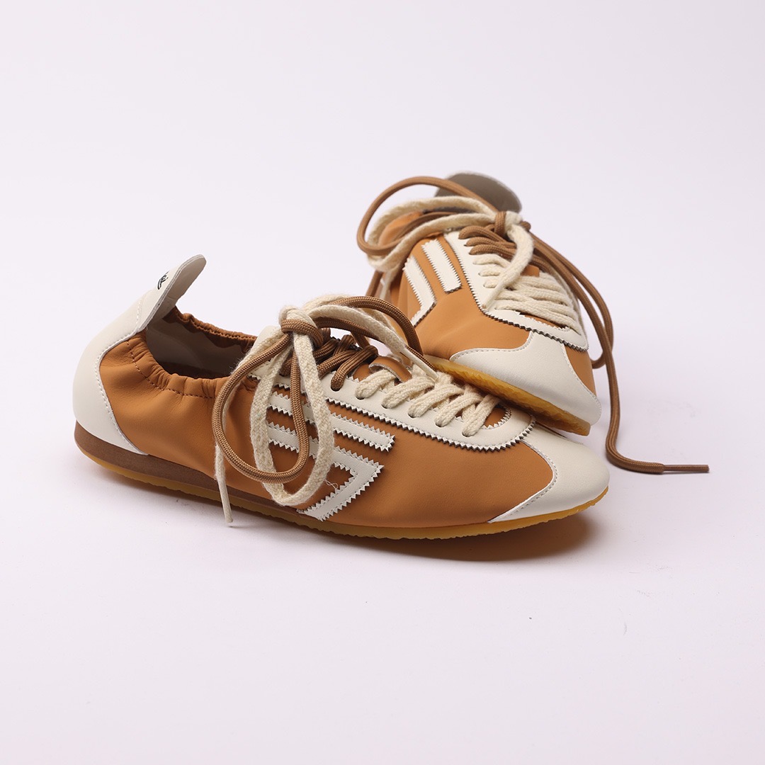 Sneaker LION in Almond, PURAAI