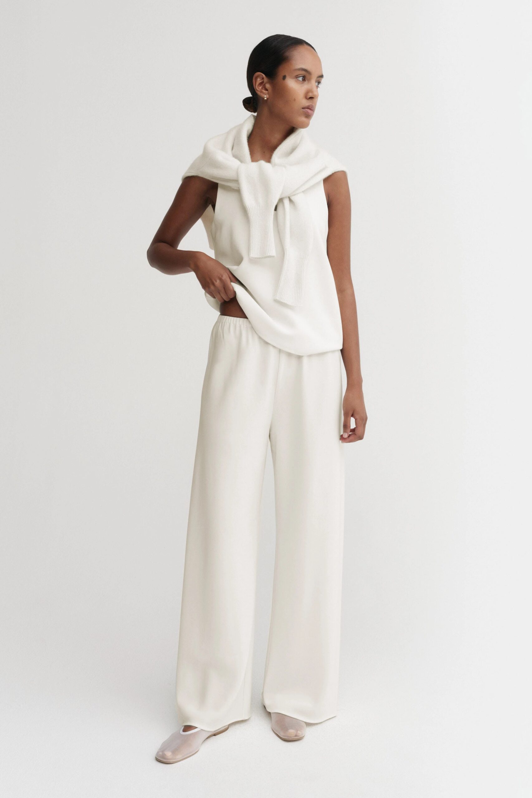 Hose BEA Crepe in Cream, ALMADA Label,
