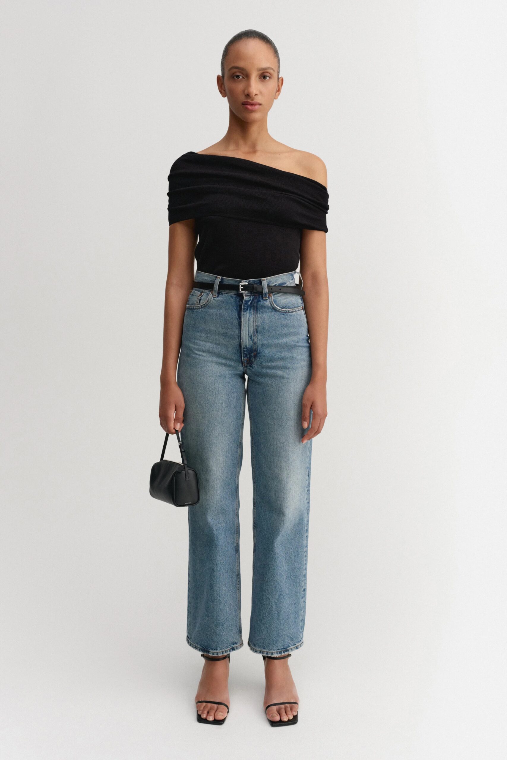 Top POPPY in Black, ALMADA Label,