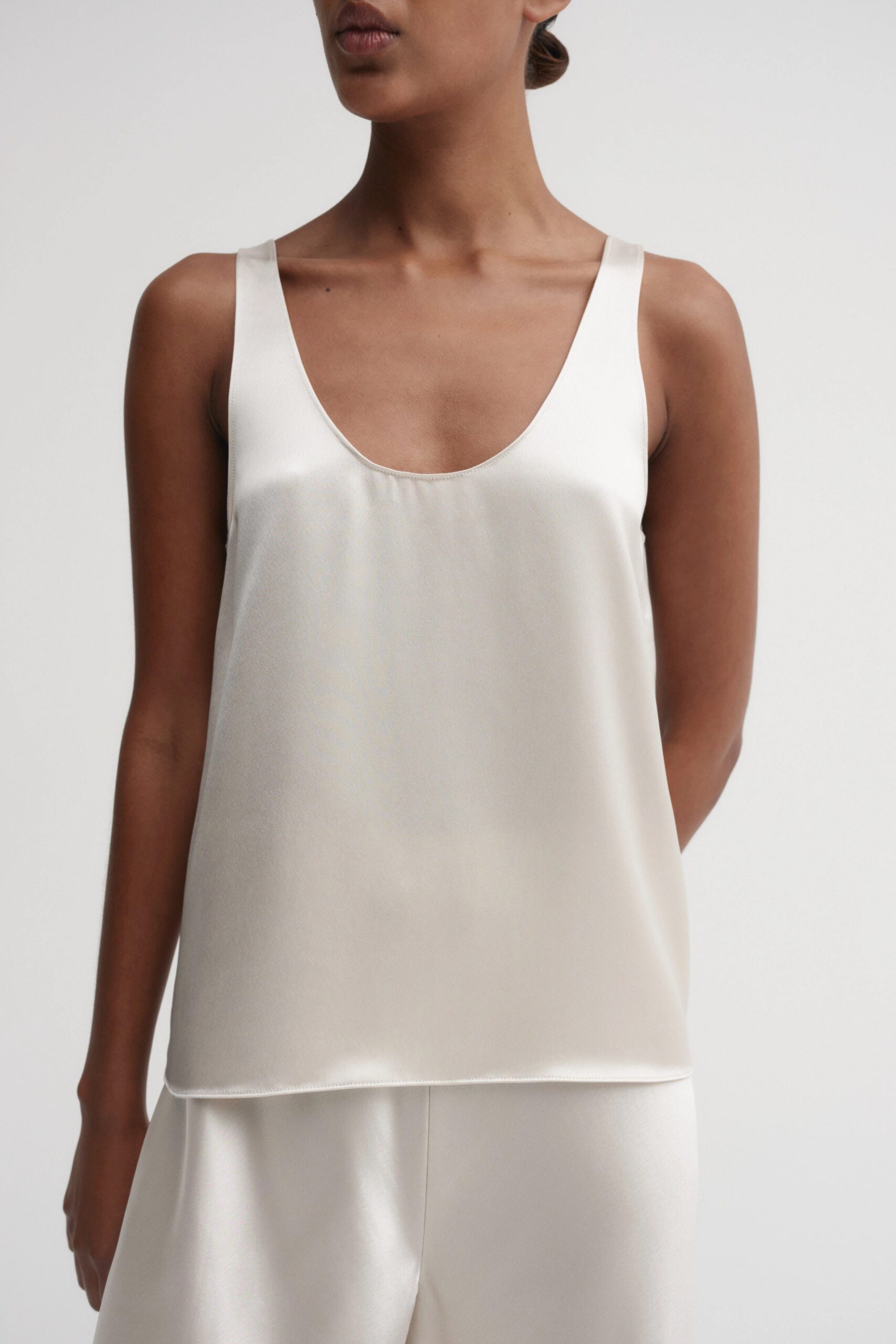 Satin-Top ROMY in Pearl, ALMADA Label,