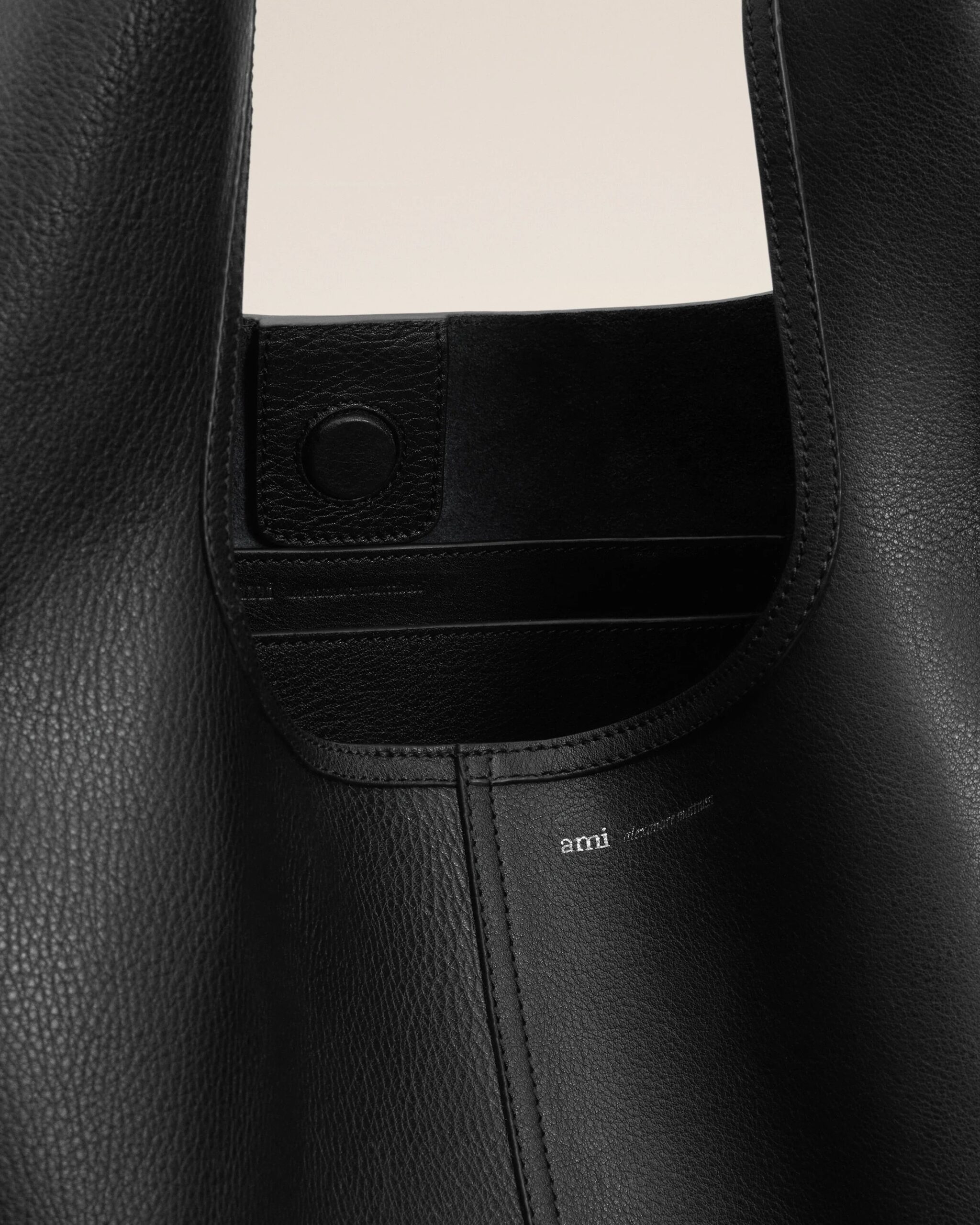ETIENNE Hobo Bag, Ami Pairs