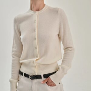 Cardigan Classic in Off White, Rhea