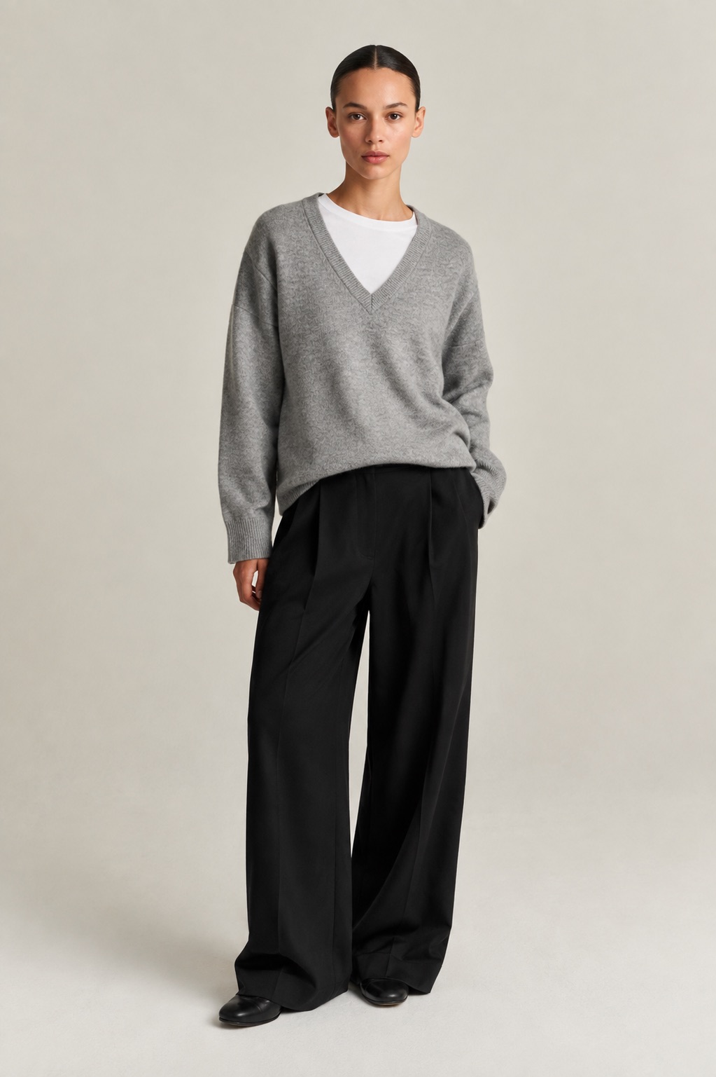 Pullover Deep V in Mid Grey, RHEA