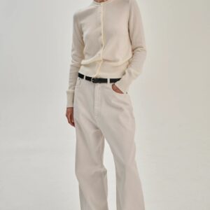 Cardigan Classic in Off White, Rhea