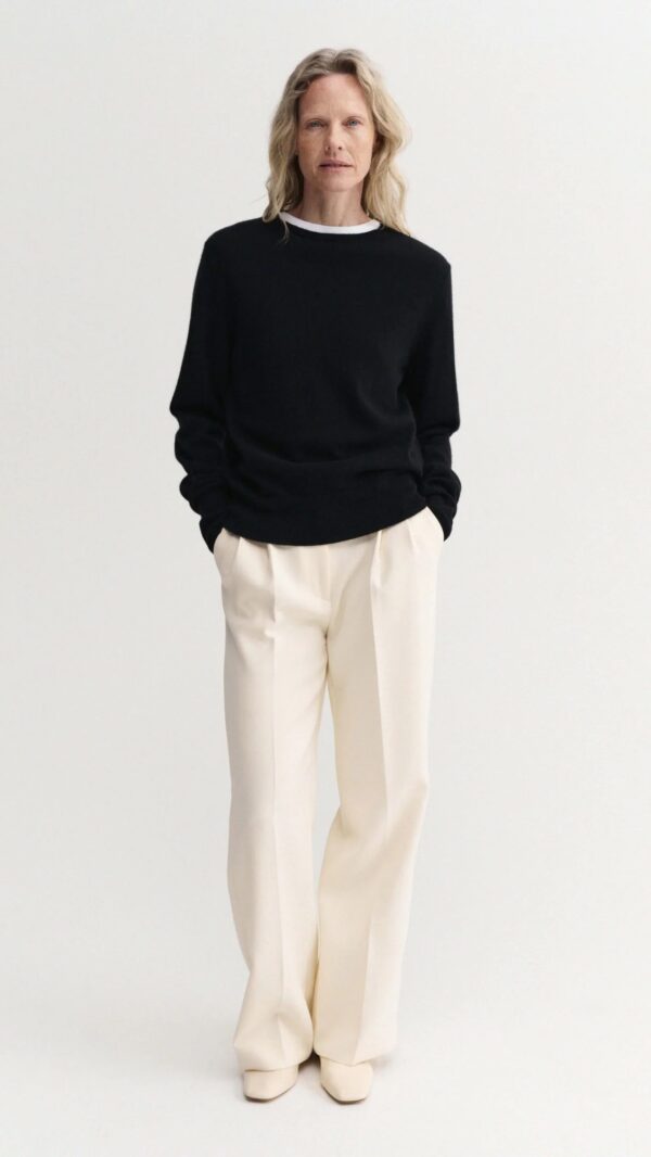Pullover CECILE in black ALMADA LABEL