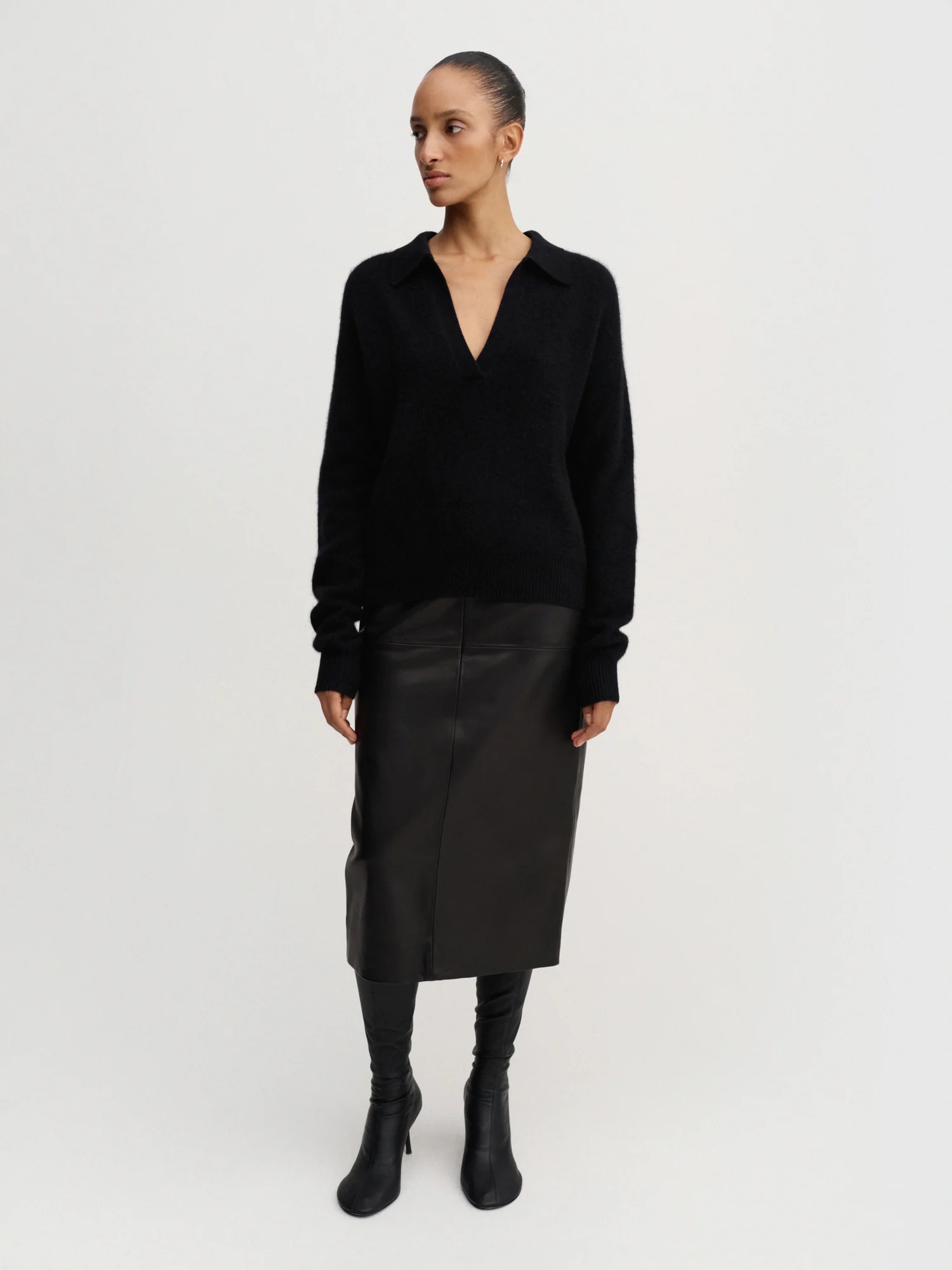 Pullover KAIA in black ALMADA LABEL