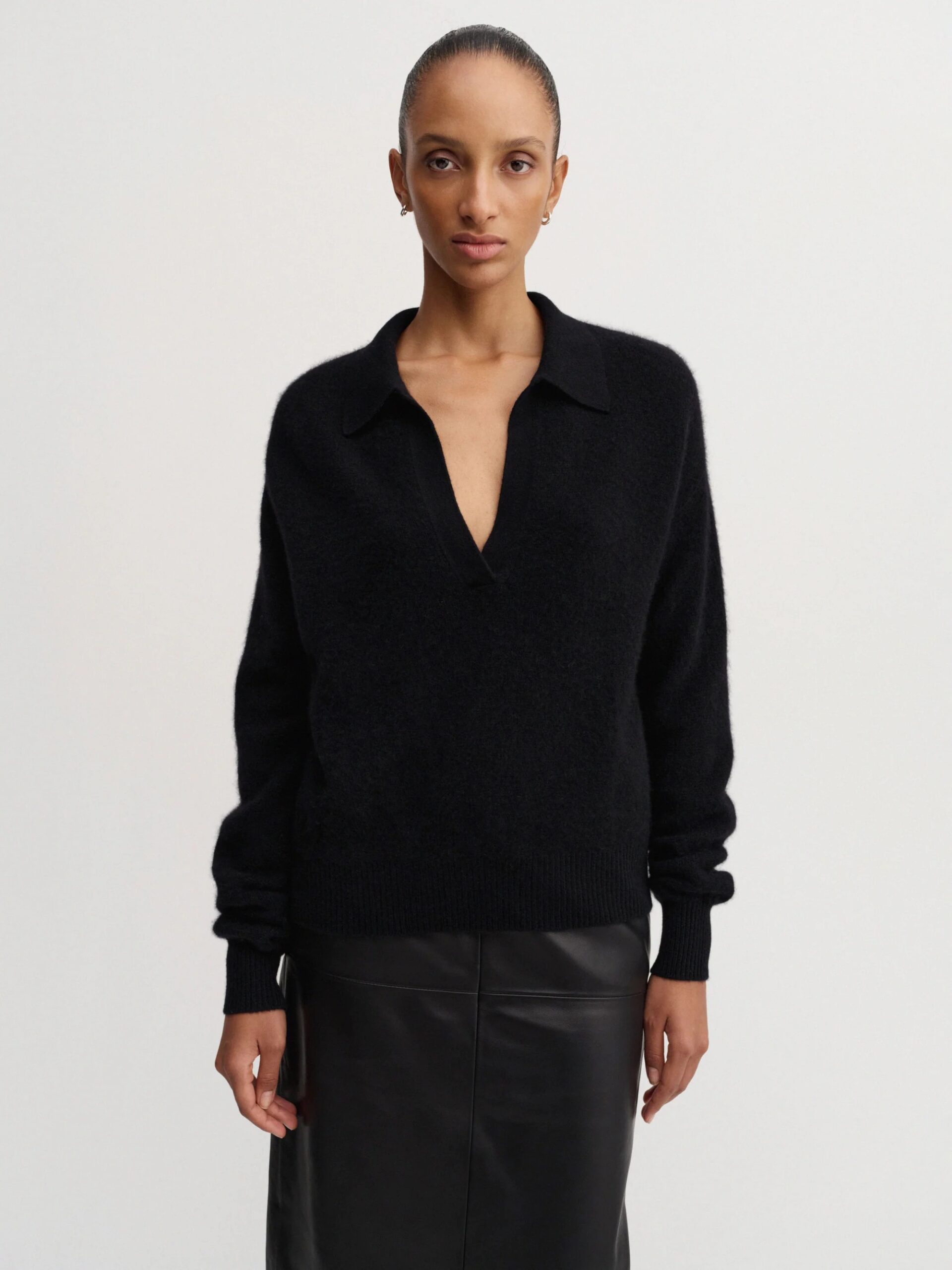 Pullover KAIA in black ALMADA LABEL