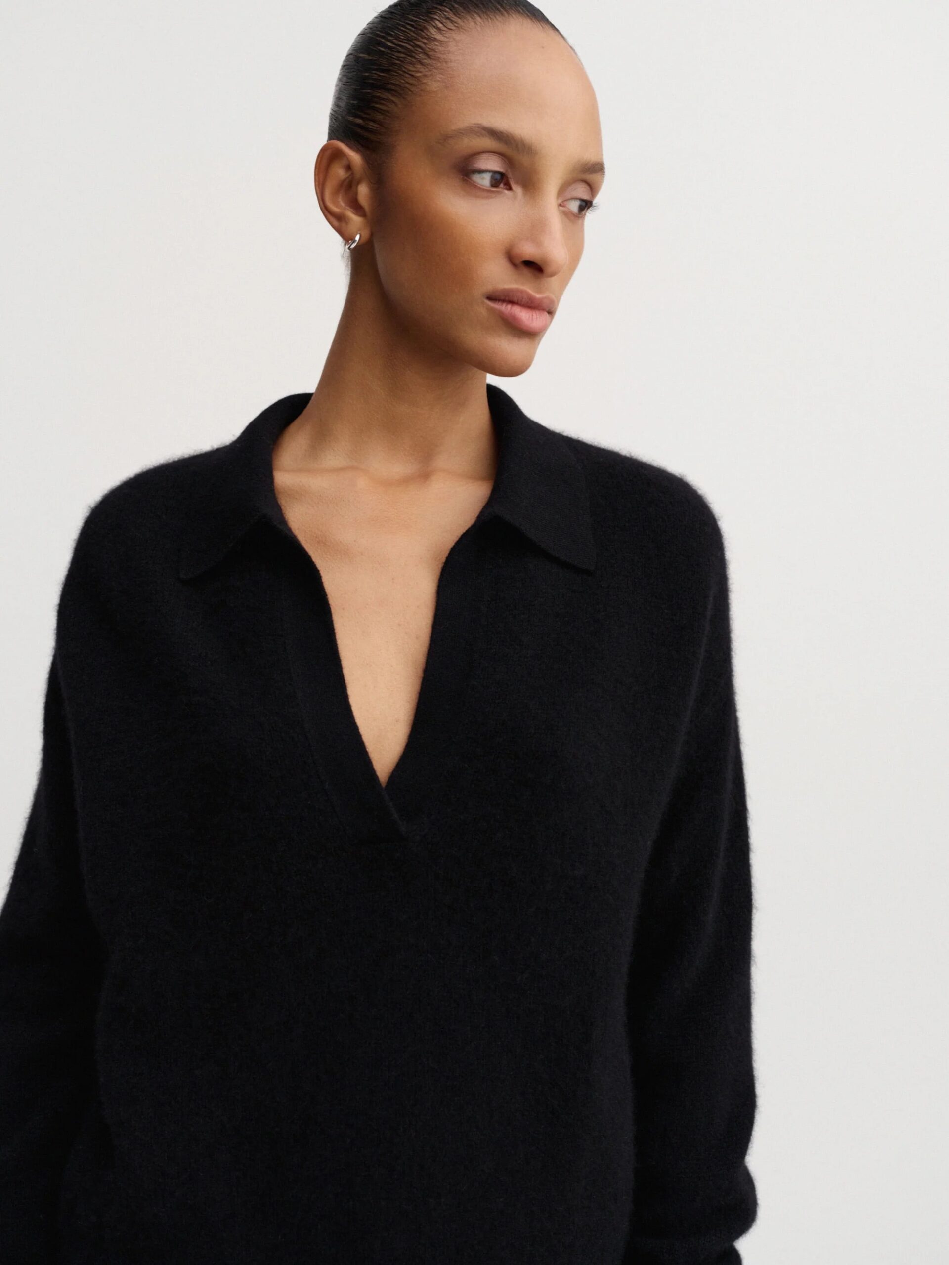 Pullover KAIA in black ALMADA LABEL