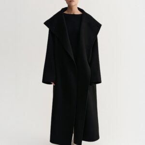 Mantel KAITY in black ALMADA LABEL