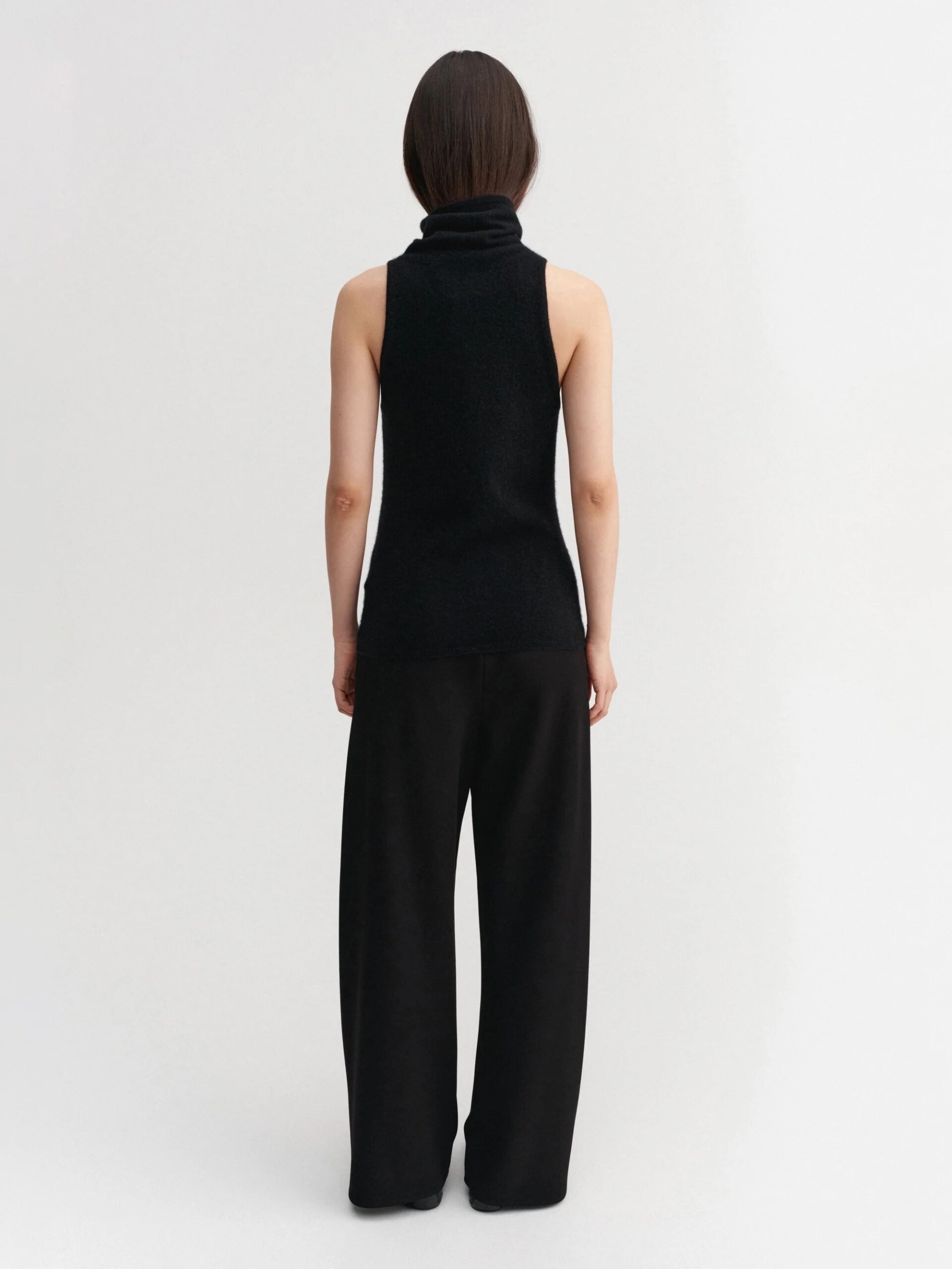 Top VIDA in Black ALMADA LABEL